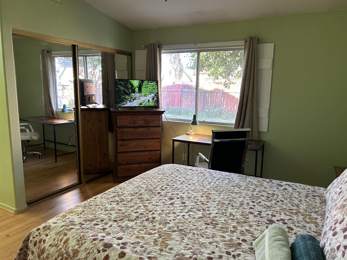 Vineyard Vista Suite With Tv And Private Bathroom ヘメット エクステリア 写真