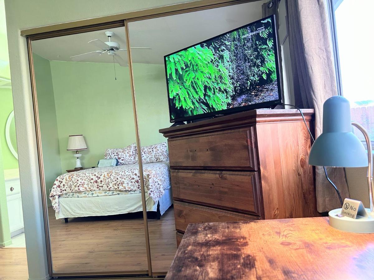 Vineyard Vista Suite With Tv And Private Bathroom ヘメット エクステリア 写真
